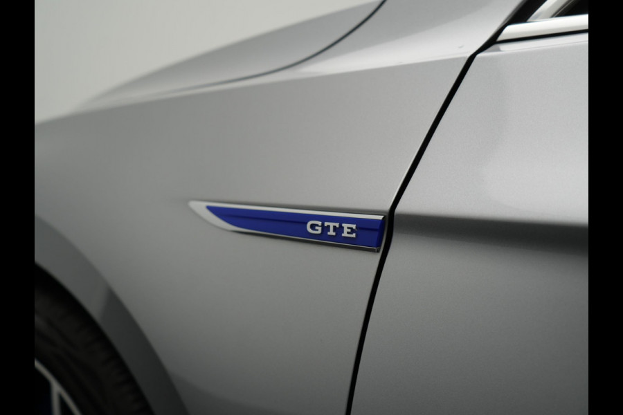 Volkswagen Passat Variant 1.4 TSI GTE Business PHEV 218pk Dealer O.H | Panodak | Adaptive Cruise | 360 Camera | IQ Light | Lederen Sportstoelen Massage & Verwarmd | Blis | Keyless | Apple Carplay | Navigatie | Virtual | DAB | 18"L.M | IQ Drive | Plug In Hybrid |
