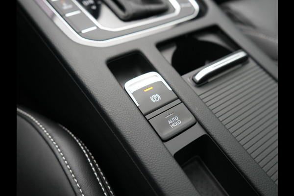 Volkswagen Passat Variant 1.4 TSI GTE Business PHEV 218pk Dealer O.H | Panodak | Adaptive Cruise | 360 Camera | IQ Light | Lederen Sportstoelen Massage & Verwarmd | Blis | Keyless | Apple Carplay | Navigatie | Virtual | DAB | 18"L.M | IQ Drive | Plug In Hybrid |
