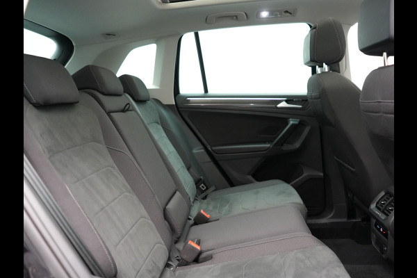 Volkswagen Tiguan 1.4 TSI eHybrid Elegance PHEV 245pk Dealer O.H | Panodak | Adaptive Cruise | 360 Camera | IQ Light | Alcantara Comforstoelen Massage & Verwarmd | Keyless | Apple Carplay | IQ Drive | Navigatie | Virtual | DAB | 18"L.M | Plug In Hybrid