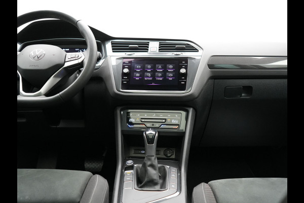 Volkswagen Tiguan 1.4 TSI eHybrid Elegance PHEV 245pk Dealer O.H | Panodak | Adaptive Cruise | 360 Camera | IQ Light | Alcantara Comforstoelen Massage & Verwarmd | Keyless | Apple Carplay | IQ Drive | Navigatie | Virtual | DAB | 18"L.M | Plug In Hybrid
