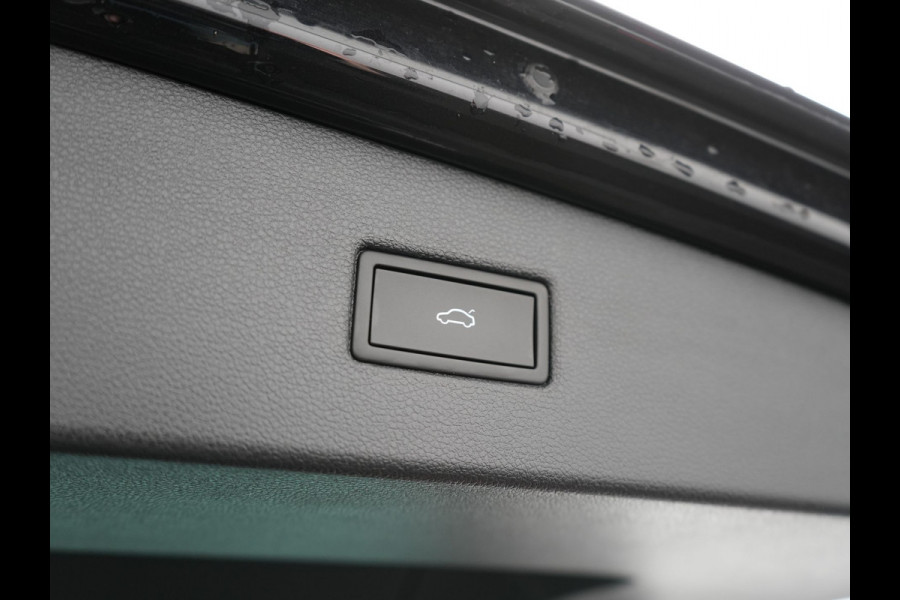 Volkswagen Tiguan 1.4 TSI eHybrid Elegance PHEV 245pk Dealer O.H | Panodak | Adaptive Cruise | 360 Camera | IQ Light | Alcantara Comforstoelen Massage & Verwarmd | Keyless | Apple Carplay | IQ Drive | Navigatie | Virtual | DAB | 18"L.M | Plug In Hybrid