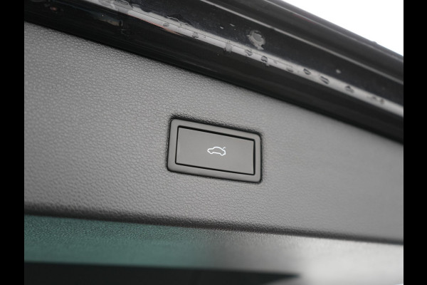 Volkswagen Tiguan 1.4 TSI eHybrid Elegance PHEV 245pk Dealer O.H | Panodak | Adaptive Cruise | 360 Camera | IQ Light | Alcantara Comforstoelen Massage & Verwarmd | Keyless | Apple Carplay | IQ Drive | Navigatie | Virtual | DAB | 18"L.M | Plug In Hybrid