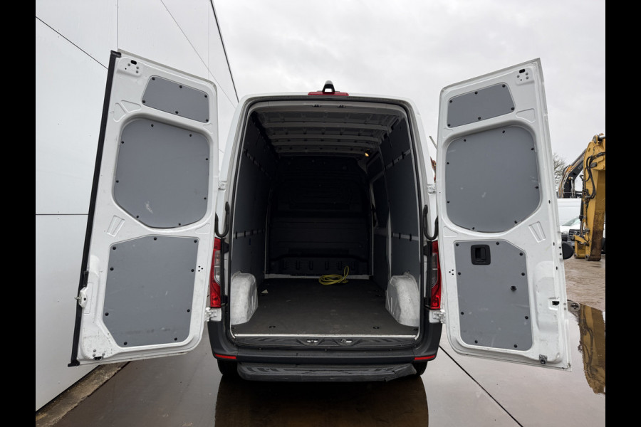 Mercedes-Benz eSprinter 312 55kWh 168km WLTP 93.1% (SOH) 80kw Snelladen L2H2 Climate Control Camera Stoelverwarming Laadkabel