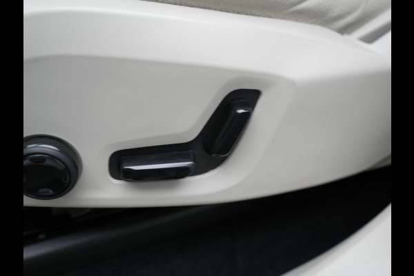 Volvo XC60 T6 AWD Inscription PHEV 350pk Dealer O.H | Panodak | Adaptive Cruise | Harman / Kardon | Lederen Sportstoelen Memory & Verwarmd | Google Assistant | Apple Carplay | Keyless | Full LED | Pilot Assist | Navigatie | Virtual | DAB |