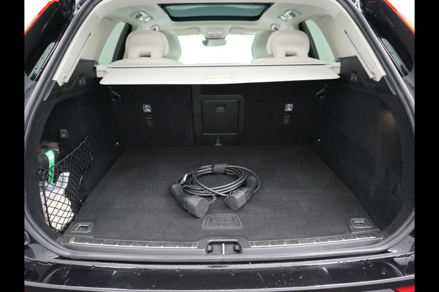 Volvo XC60 T6 AWD Inscription PHEV 350pk Dealer O.H | Panodak | Adaptive Cruise | Harman / Kardon | Lederen Sportstoelen Memory & Verwarmd | Google Assistant | Apple Carplay | Keyless | Full LED | Pilot Assist | Navigatie | Virtual | DAB |