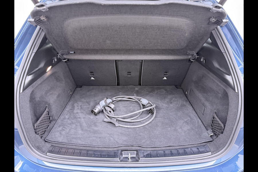 Mercedes-Benz EQA 250 AMG Line 67 kWh VAN € 34.900,- NU VOOR SLECHTS € 31.877,- | UW LENTEVOORDEEL € 4.023,-! | SOH 94% | DISTRONIC ADAPTIVE CRUISE | PANORAMADAK | 360 CAMERA | SFEERVERLICHTING | RIJKLAAR MET 12 MND BOVAG GARANTIE