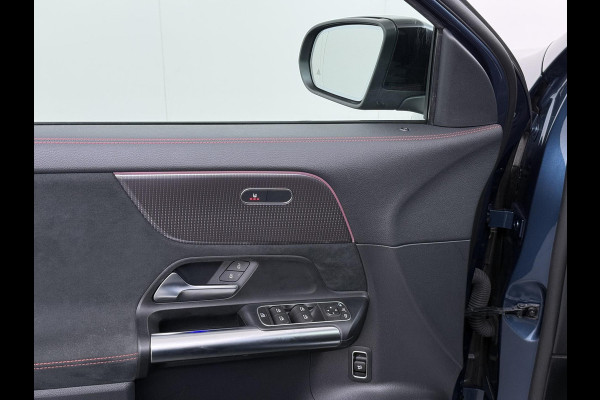 Mercedes-Benz EQA 250 AMG Line 67 kWh VAN € 34.900,- NU VOOR SLECHTS € 31.877,- | UW LENTEVOORDEEL € 4.023,-! | SOH 94% | DISTRONIC ADAPTIVE CRUISE | PANORAMADAK | 360 CAMERA | SFEERVERLICHTING | RIJKLAAR MET 12 MND BOVAG GARANTIE