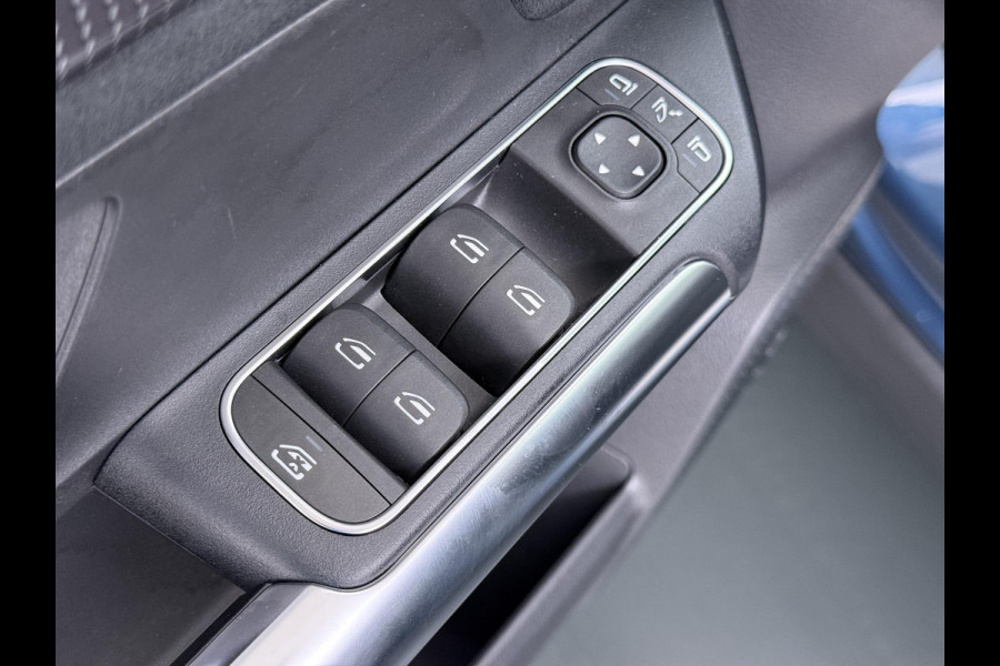 Mercedes-Benz EQA 250 AMG Line 67 kWh VAN € 34.900,- NU VOOR SLECHTS € 31.877,- | UW LENTEVOORDEEL € 4.023,-! | SOH 94% | DISTRONIC ADAPTIVE CRUISE | PANORAMADAK | 360 CAMERA | SFEERVERLICHTING | RIJKLAAR MET 12 MND BOVAG GARANTIE