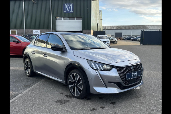 Peugeot e-208 EV GT Pack 50 kWh VAN € 17.900,- VOOR € 16.440,- UW LENTEVOORDEEL € 1.460,-! | 3- FASE LADER | STOELVERWARMING  | CAMERA | PANOROMA DAK |  RIJKLAAR 12 MND BOVAG GARANTIE |