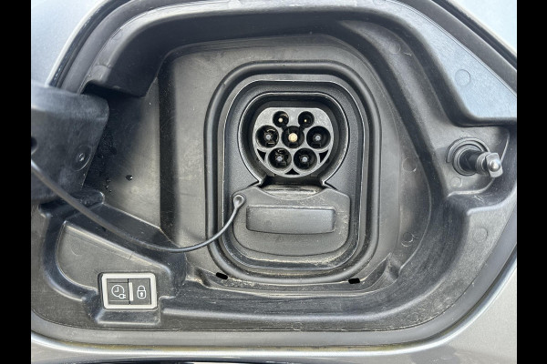 Peugeot e-208 EV GT Pack 50 kWh VAN € 17.900,- VOOR € 16.440,- UW LENTEVOORDEEL € 1.460,-! | 3- FASE LADER | STOELVERWARMING  | CAMERA | PANOROMA DAK |  RIJKLAAR 12 MND BOVAG GARANTIE |