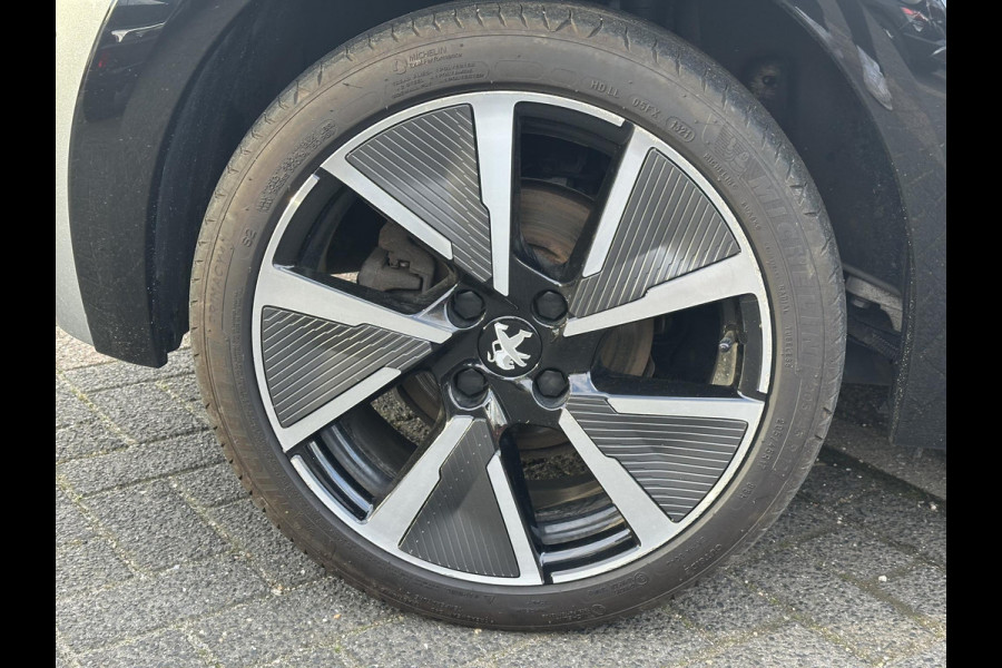 Peugeot e-208 EV GT Pack 50 kWh VAN € 17.900,- VOOR € 16.440,- UW LENTEVOORDEEL € 1.460,-! | 3- FASE LADER | STOELVERWARMING  | CAMERA | PANOROMA DAK |  RIJKLAAR 12 MND BOVAG GARANTIE |