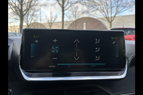 Peugeot e-208 EV GT Pack 50 kWh VAN € 17.900,- VOOR € 16.440,- UW LENTEVOORDEEL € 1.460,-! | 3- FASE LADER | STOELVERWARMING  | CAMERA | PANOROMA DAK |  RIJKLAAR 12 MND BOVAG GARANTIE |