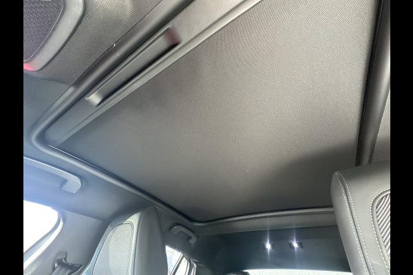 Peugeot e-208 EV GT Pack 50 kWh VAN € 17.900,- VOOR € 16.440,- UW LENTEVOORDEEL € 1.460,-! | 3- FASE LADER | STOELVERWARMING  | CAMERA | PANOROMA DAK |  RIJKLAAR 12 MND BOVAG GARANTIE |