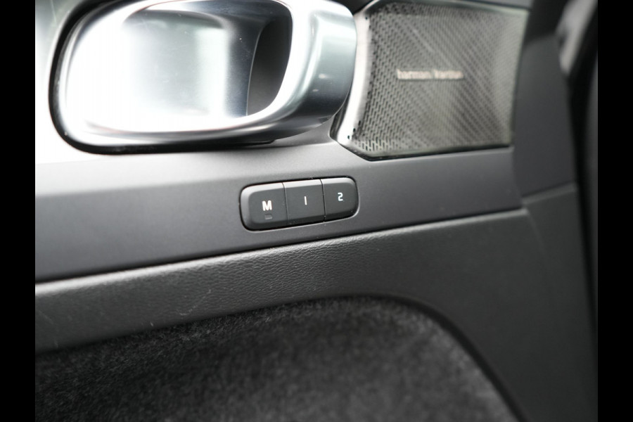 Volvo XC40 T4 Recharge Inscription PHEV 211pk Dealer O.H | Trekhaak Af Fabriek | Panodak | Harman / Kardon | Camera | Sportstoelen Memory & Verwarmd | Cruise Control | Keyless | Apple Carplay | Verwarmd Stuur | Navigatie | Virtual | DAB | 18"L.M | Plug In Hybrid |