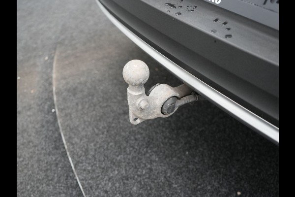 Volvo XC40 T4 Recharge Inscription PHEV 211pk Dealer O.H | Trekhaak Af Fabriek | Panodak | Harman / Kardon | Camera | Sportstoelen Memory & Verwarmd | Cruise Control | Keyless | Apple Carplay | Verwarmd Stuur | Navigatie | Virtual | DAB | 18"L.M | Plug In Hybrid |