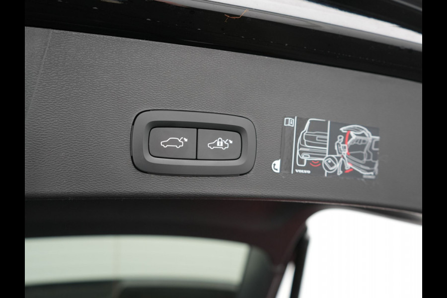 Volvo XC40 T4 Recharge Inscription PHEV 211pk Dealer O.H | Trekhaak Af Fabriek | Panodak | Harman / Kardon | Camera | Sportstoelen Memory & Verwarmd | Cruise Control | Keyless | Apple Carplay | Verwarmd Stuur | Navigatie | Virtual | DAB | 18"L.M | Plug In Hybrid |