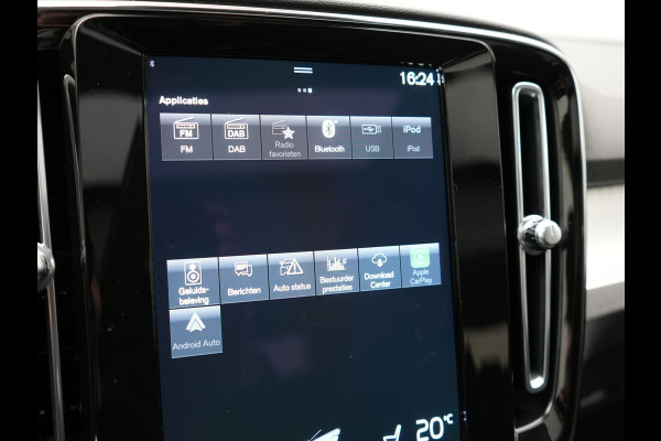 Volvo XC40 T4 Recharge Inscription PHEV 211pk Dealer O.H | Trekhaak Af Fabriek | Panodak | Harman / Kardon | Camera | Sportstoelen Memory & Verwarmd | Cruise Control | Keyless | Apple Carplay | Verwarmd Stuur | Navigatie | Virtual | DAB | 18"L.M | Plug In Hybrid |