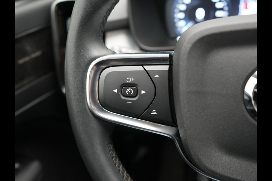 Volvo XC40 T4 Recharge Inscription PHEV 211pk Dealer O.H | Trekhaak Af Fabriek | Panodak | Harman / Kardon | Camera | Sportstoelen Memory & Verwarmd | Cruise Control | Keyless | Apple Carplay | Verwarmd Stuur | Navigatie | Virtual | DAB | 18"L.M | Plug In Hybrid |