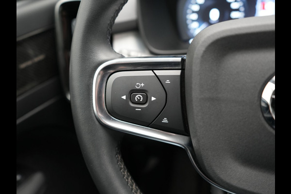 Volvo XC40 T4 Recharge Inscription PHEV 211pk Dealer O.H | Trekhaak Af Fabriek | Panodak | Harman / Kardon | Camera | Sportstoelen Memory & Verwarmd | Cruise Control | Keyless | Apple Carplay | Verwarmd Stuur | Navigatie | Virtual | DAB | 18"L.M | Plug In Hybrid |
