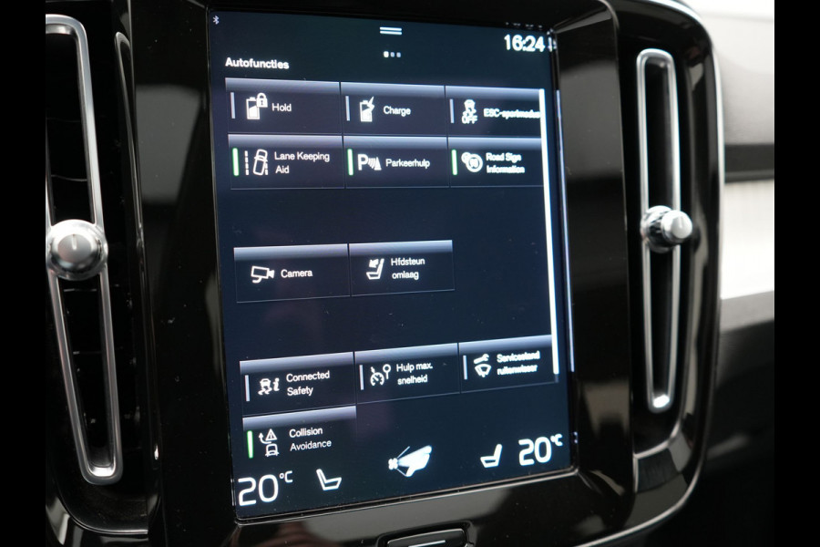 Volvo XC40 T4 Recharge Inscription PHEV 211pk Dealer O.H | Trekhaak Af Fabriek | Panodak | Harman / Kardon | Camera | Sportstoelen Memory & Verwarmd | Cruise Control | Keyless | Apple Carplay | Verwarmd Stuur | Navigatie | Virtual | DAB | 18"L.M | Plug In Hybrid |