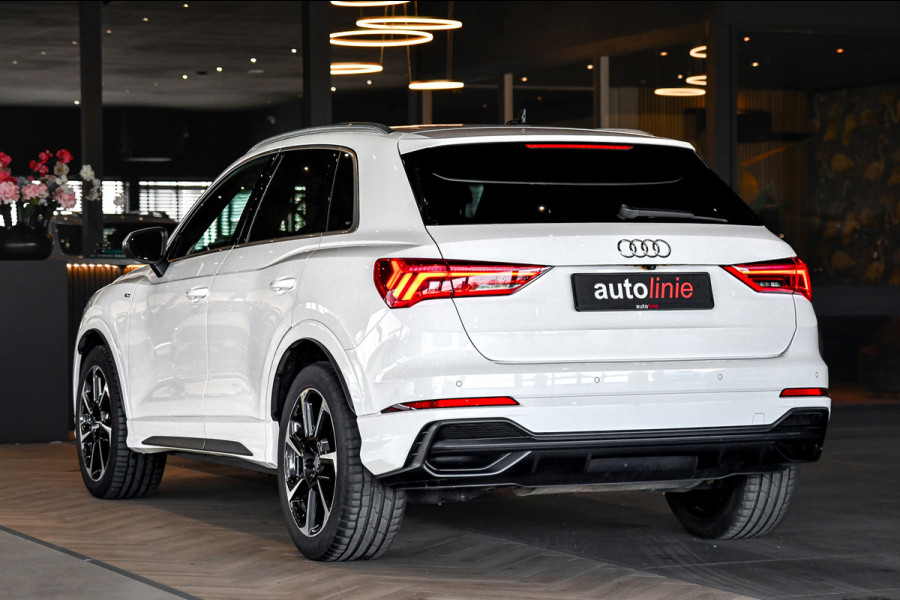 Audi Q3 35 TFSI 3x S-line. ACC, Camera, Matrix, Dodehoek, Stoelverw!