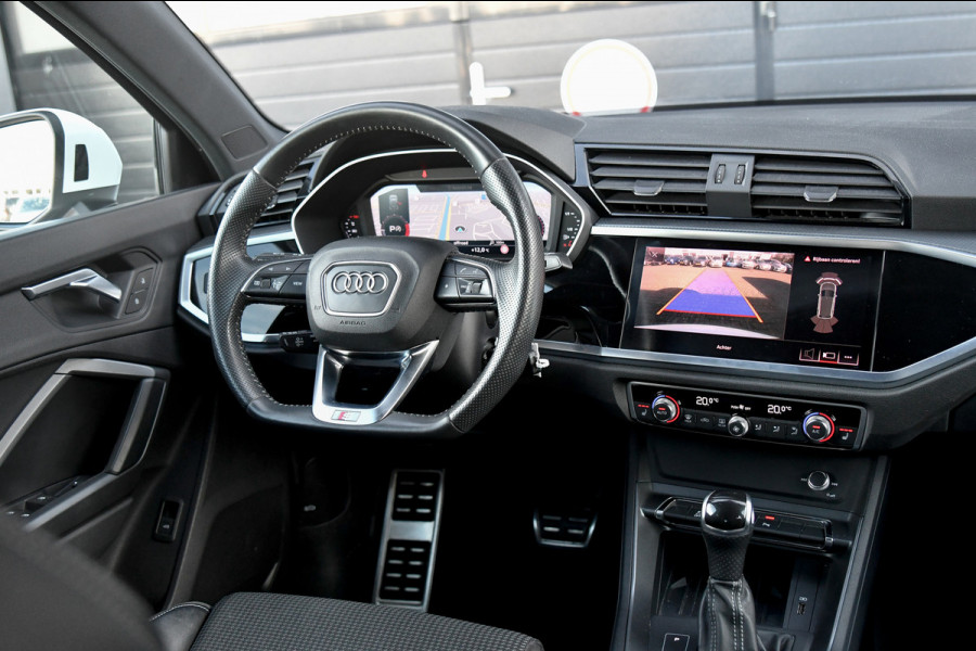 Audi Q3 35 TFSI 3x S-line. ACC, Camera, Matrix, Dodehoek, Stoelverw!