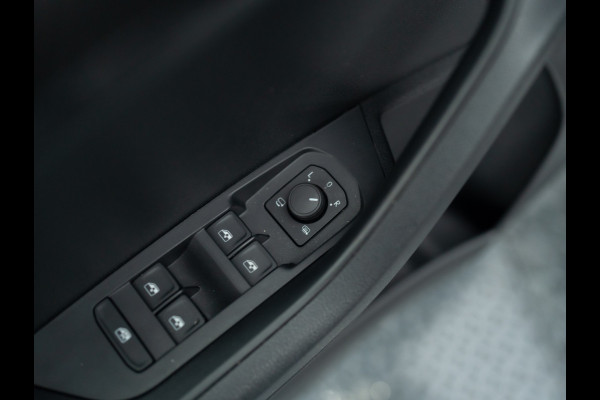 Škoda Karoq 1.5 TSI ACT Sportline Business | Elk. A-klep | Camera | Lane Assist | Stoel & Stuur verw. | Prijs Rijklaar!!