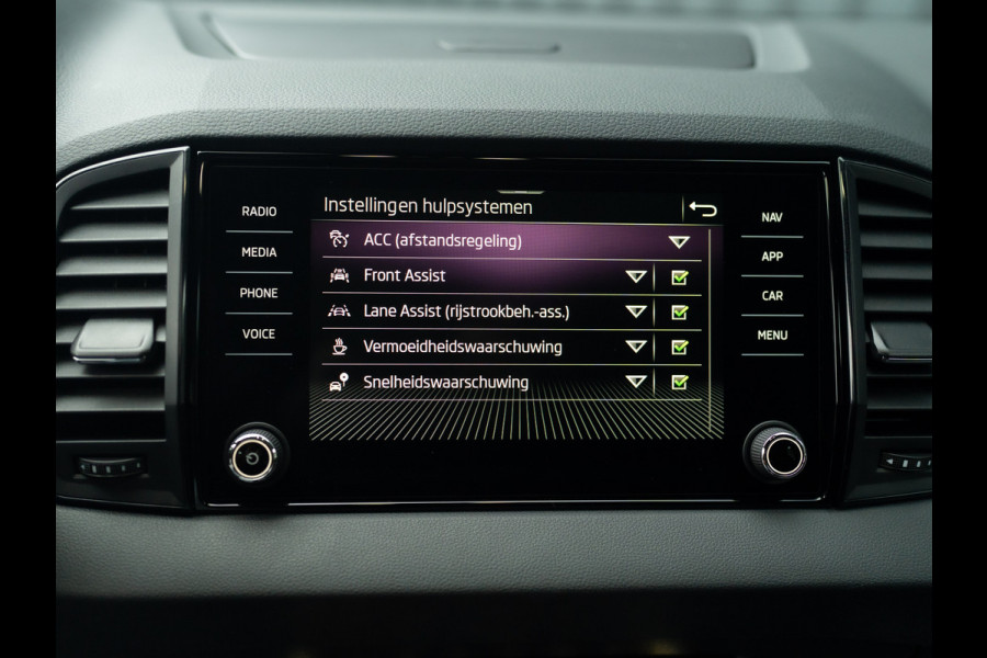 Škoda Karoq 1.5 TSI ACT Sportline Business | Elk. A-klep | Camera | Lane Assist | Stoel & Stuur verw. | Prijs Rijklaar!!