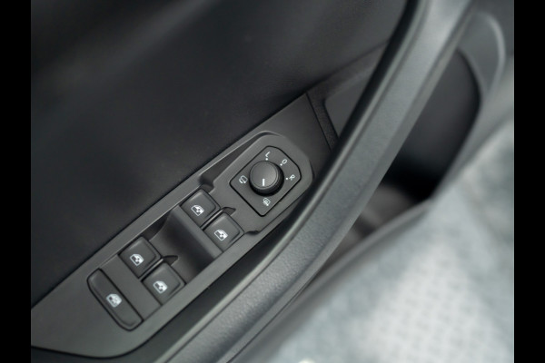 Škoda Karoq 1.5 TSI ACT Sportline Business | 360 Camera | Side Assist | Canton | Elk. A-klep | Prijs Rijklaar!!