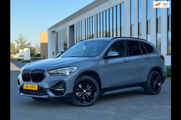 BMW X1 XDrive25e High Executive SPORT Edition, Black line, afn.trekhaak, camera, 1/2 lederen sportinterieur,stoelverwarming