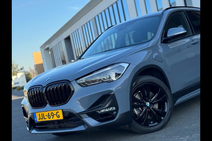 BMW X1 XDrive25e High Executive SPORT Edition, Black line, afn.trekhaak, camera, 1/2 lederen sportinterieur,stoelverwarming