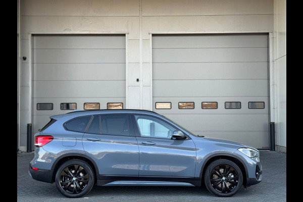BMW X1 XDrive25e High Executive SPORT Edition, Black line, afn.trekhaak, camera, 1/2 lederen sportinterieur,stoelverwarming