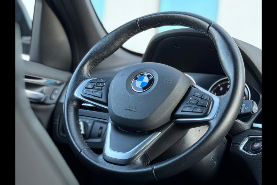 BMW X1 XDrive25e High Executive SPORT Edition, Black line, afn.trekhaak, camera, 1/2 lederen sportinterieur,stoelverwarming