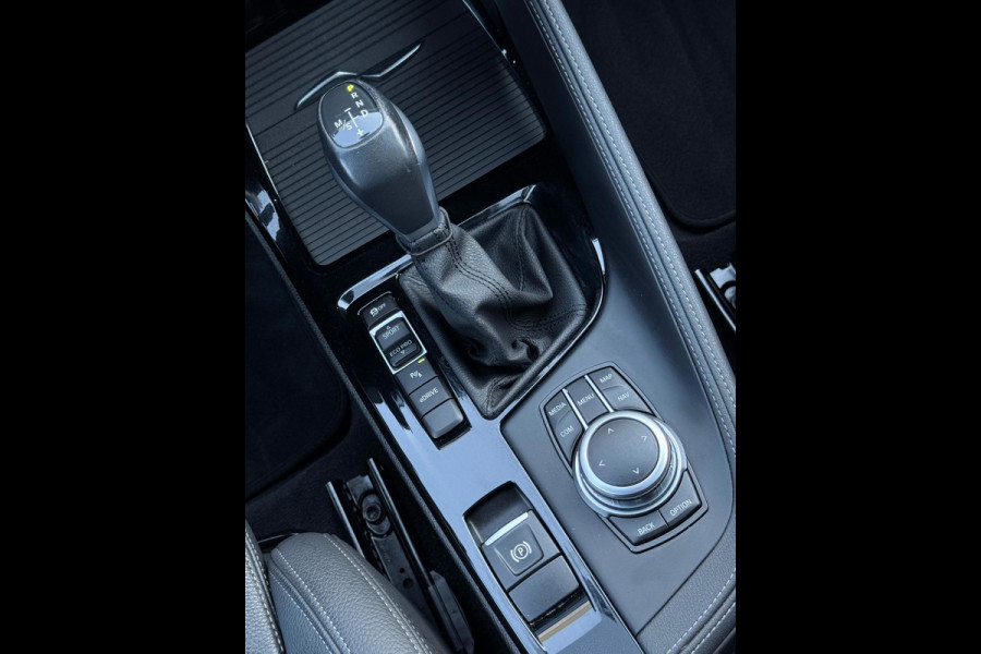BMW X1 XDrive25e High Executive SPORT Edition, Black line, afn.trekhaak, camera, 1/2 lederen sportinterieur,stoelverwarming