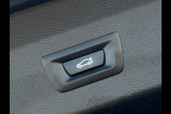 BMW X1 XDrive25e High Executive SPORT Edition, Black line, afn.trekhaak, camera, 1/2 lederen sportinterieur,stoelverwarming