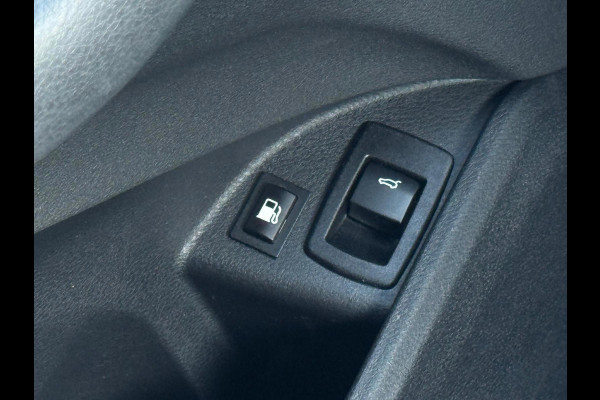 BMW X1 XDrive25e High Executive SPORT Edition, Black line, afn.trekhaak, camera, 1/2 lederen sportinterieur,stoelverwarming