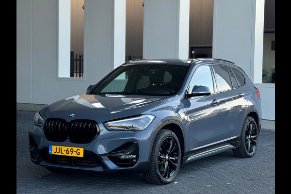 BMW X1 XDrive25e High Executive SPORT Edition, Black line, afn.trekhaak, camera, 1/2 lederen sportinterieur,stoelverwarming