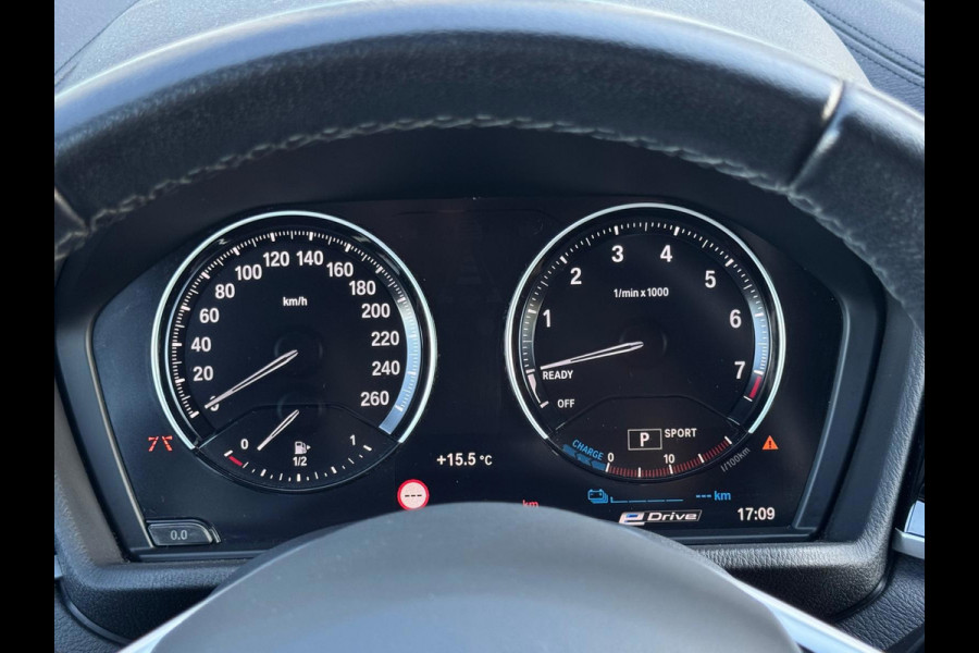 BMW X1 XDrive25e High Executive SPORT Edition, Black line, afn.trekhaak, camera, 1/2 lederen sportinterieur,stoelverwarming