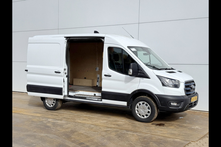 Ford E-Transit 68kWh 184PK L2H2 317km WLTP 95.9% (SOH) BEV Snelladen Tachograaf Climate Control Cruise Control Camera Carplay Navigatie Parkeersensoren voor achter