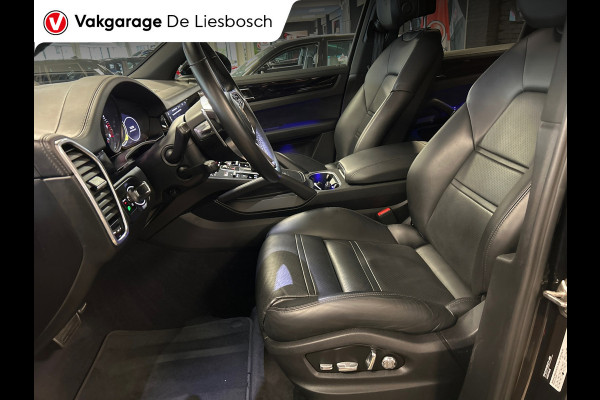 Porsche Cayenne 2.9 S / 444 pk / Pano / stoelen 14 voudig / Leder / Navigatie / Bose / camera / 22 inch