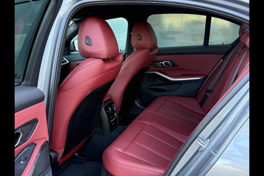 BMW 3-serie 320i M-Sport Laser|Adap Cruise|HuD|Leder|Fabrieksgarantie