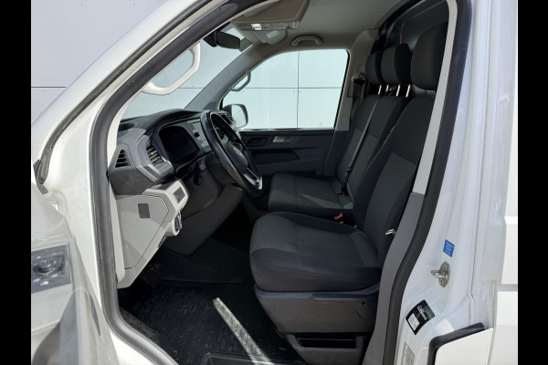 Volkswagen E-Transporter 113PK L2H1 138KM WLTP Trekhaak 100% Elektrisch Transporter Airco Stoelverwarming Parkeersensoren