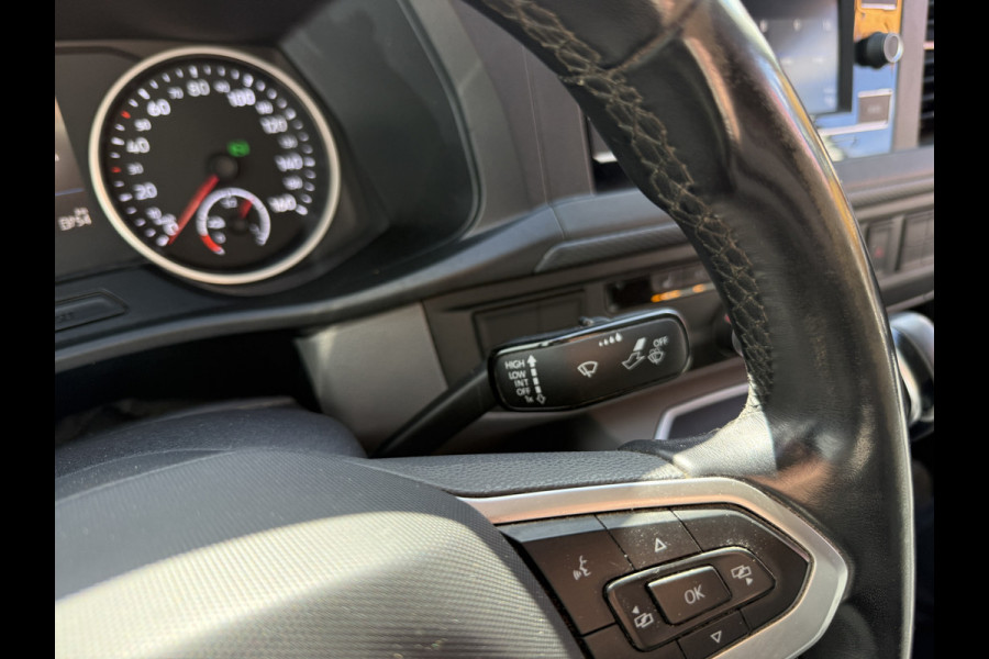 Volkswagen E-Transporter 113PK L2H1 138KM WLTP Trekhaak 100% Elektrisch Transporter Airco Stoelverwarming Parkeersensoren