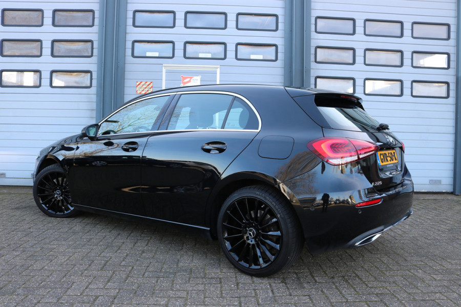 Mercedes-Benz A-Klasse 220 Autom Xenon Navi Leder Widesreen Ecc 191PK Bj:2019