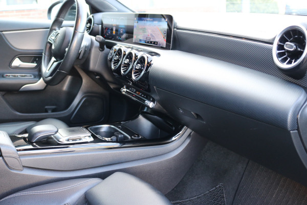 Mercedes-Benz A-Klasse 220 Autom Xenon Navi Leder Widesreen Ecc 191PK Bj:2019