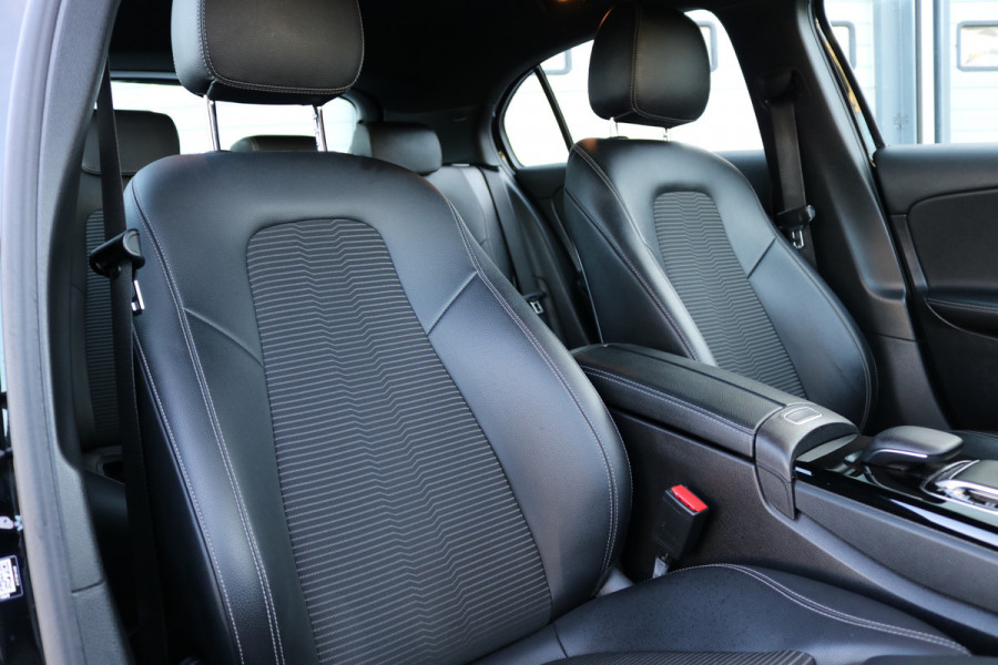 Mercedes-Benz A-Klasse 220 Autom Xenon Navi Leder Widesreen Ecc 191PK Bj:2019