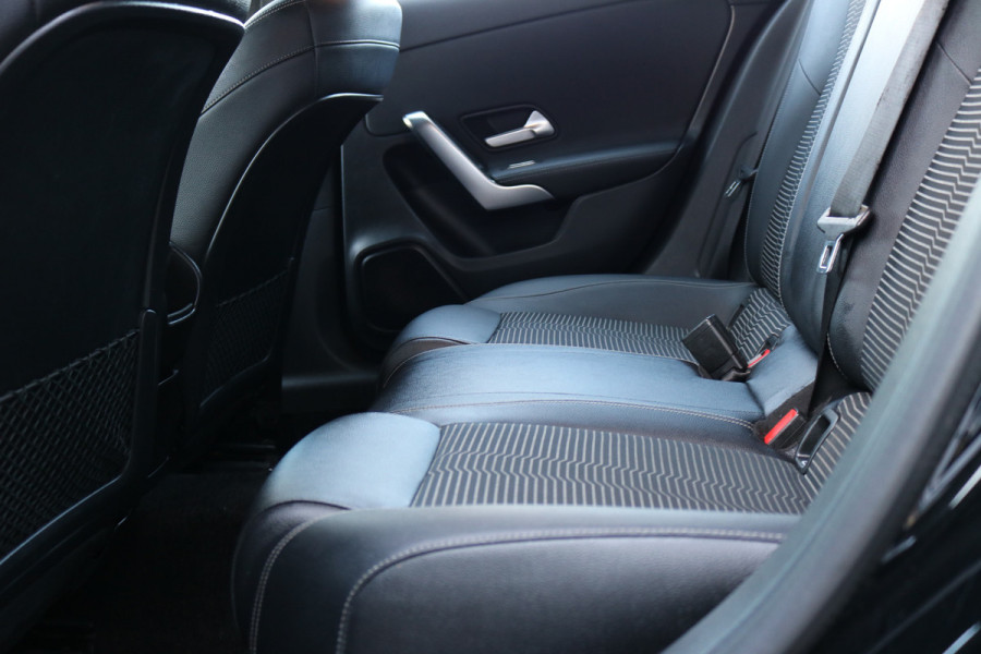 Mercedes-Benz A-Klasse 220 Autom Xenon Navi Leder Widesreen Ecc 191PK Bj:2019