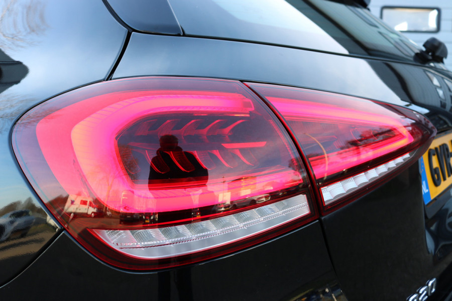 Mercedes-Benz A-Klasse 220 Autom Xenon Navi Leder Widesreen Ecc 191PK Bj:2019