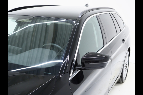 BMW 5 Serie Touring 530e xDrive | Leder | Trekhaak | Camera | Adaptive Cruise | Stoelverwarming | DAB | Carplay