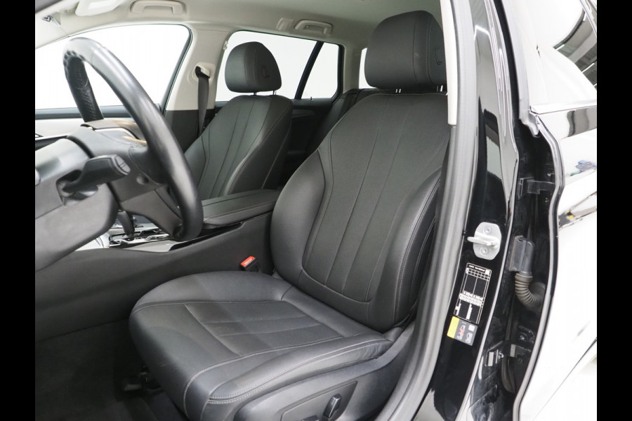 BMW 5 Serie Touring 530e xDrive | Leder | Trekhaak | Camera | Adaptive Cruise | Stoelverwarming | DAB | Carplay